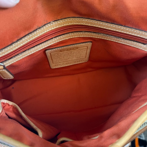 Gorgeous Coach Purse - Picture 6 of 8